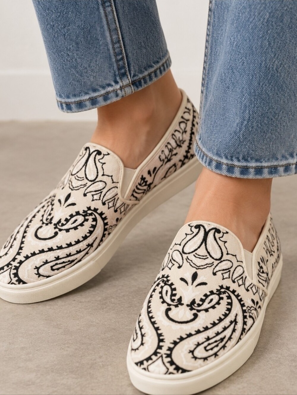 TORY BURCH Ivory Bandanda Print Americana Canvas Slip On Casusl Everyday Sneaker